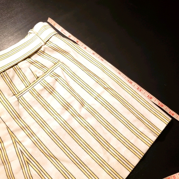 Woman’s dress shorts, size 10 - Picture 10 of 12